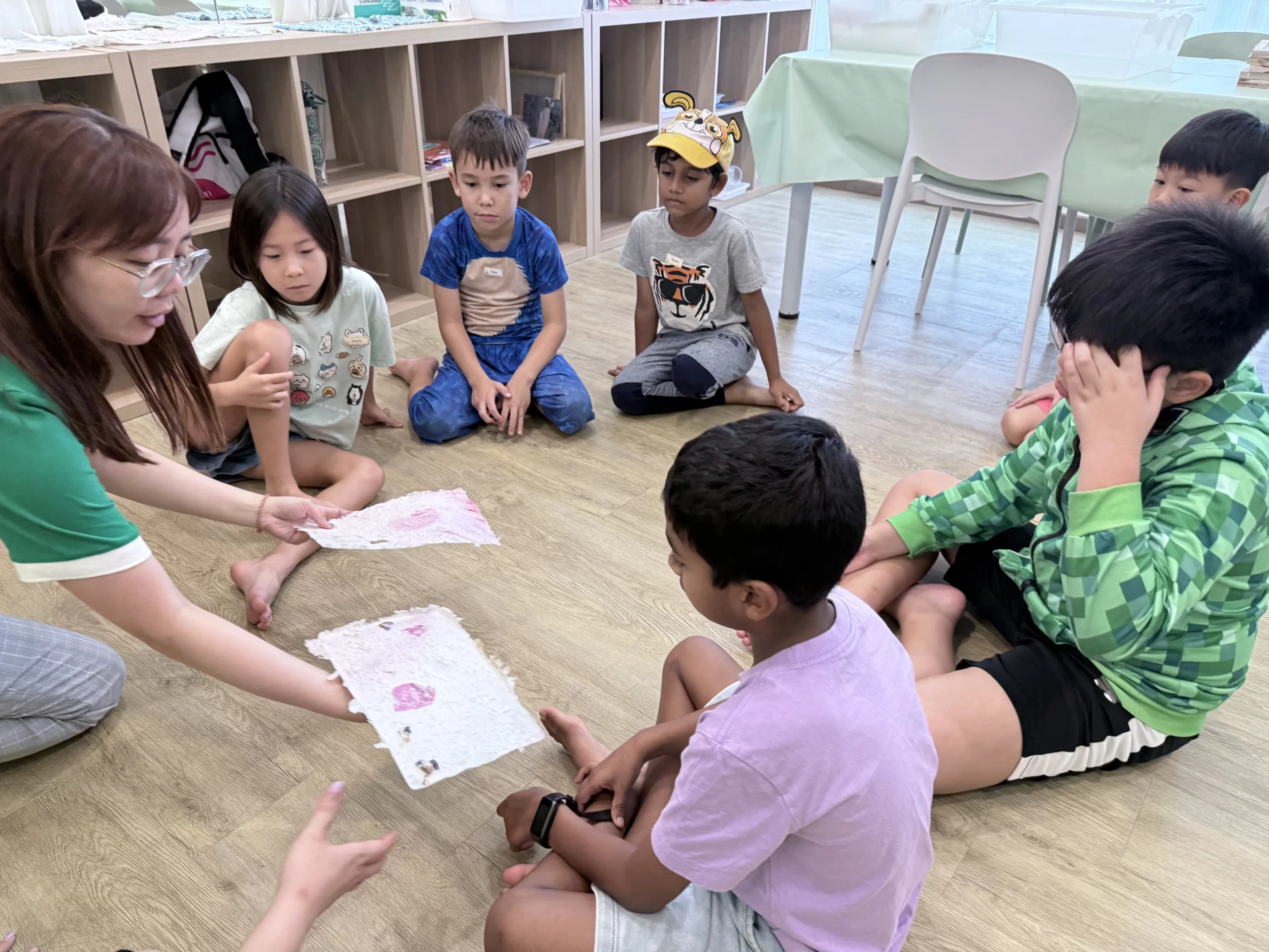 A child hands-on in the WOW Lab at Sapling Grove